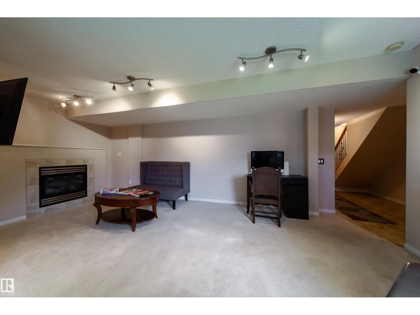 #1 8403 164 AV NW