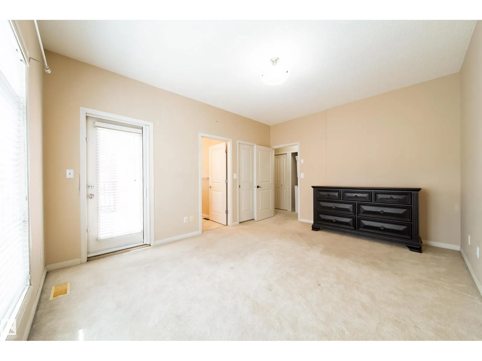 #1 8403 164 AV NW
