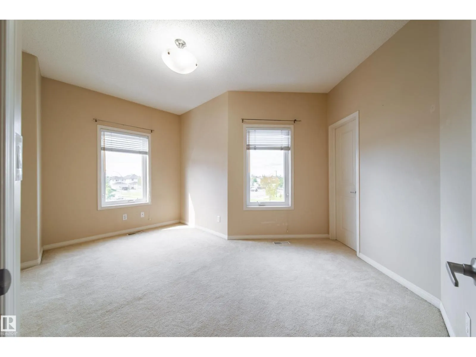 #1 8403 164 AV NW