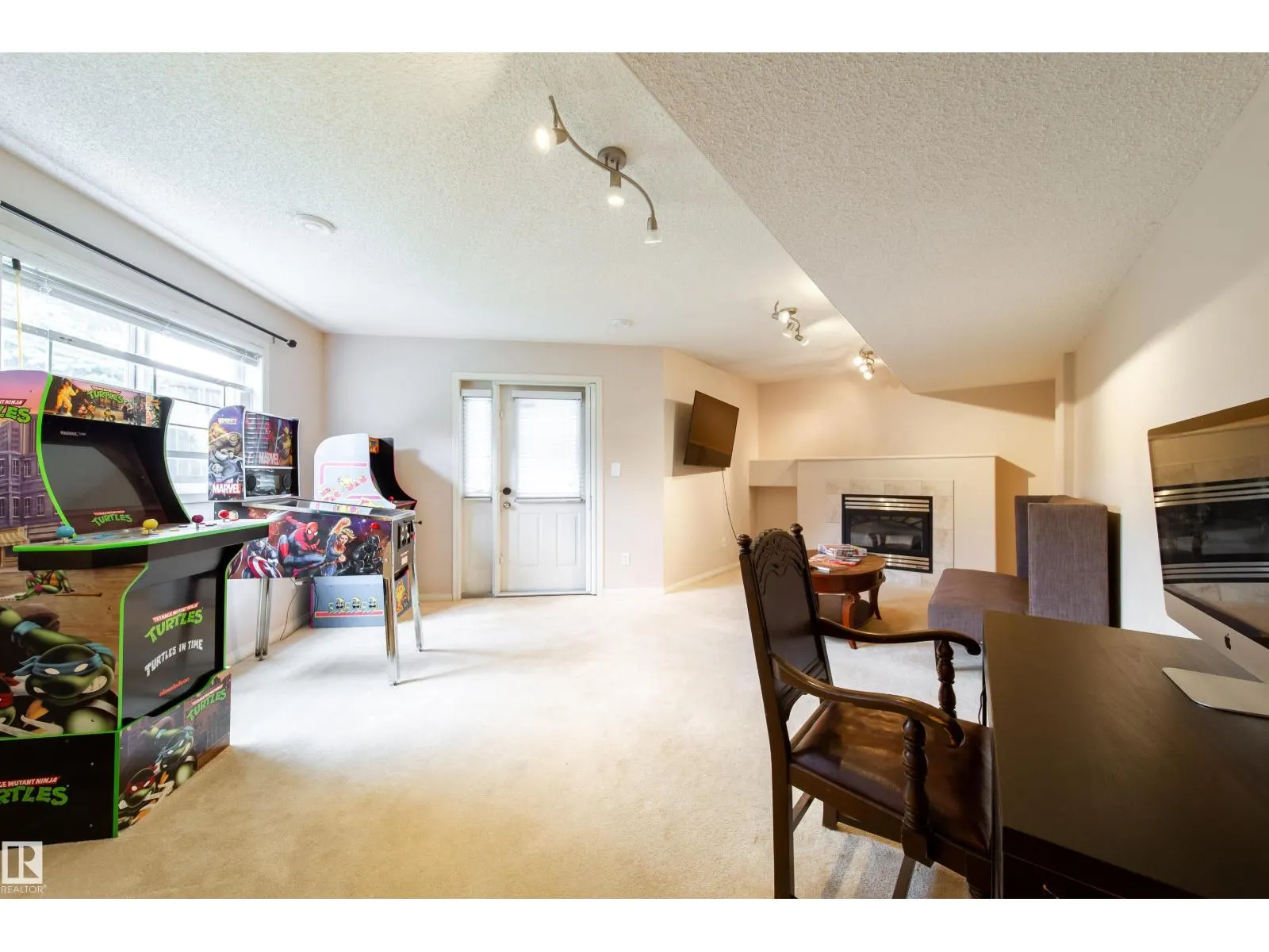 #1 8403 164 AV NW