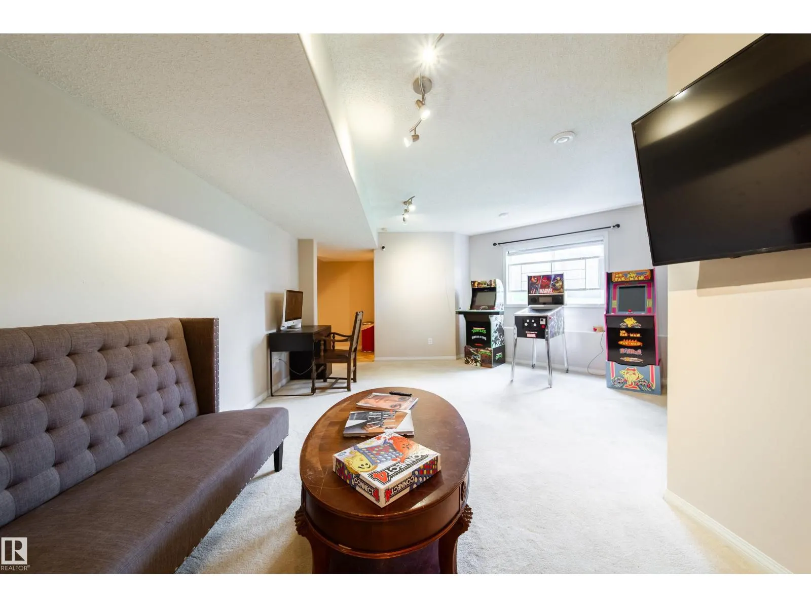 #1 8403 164 AV NW