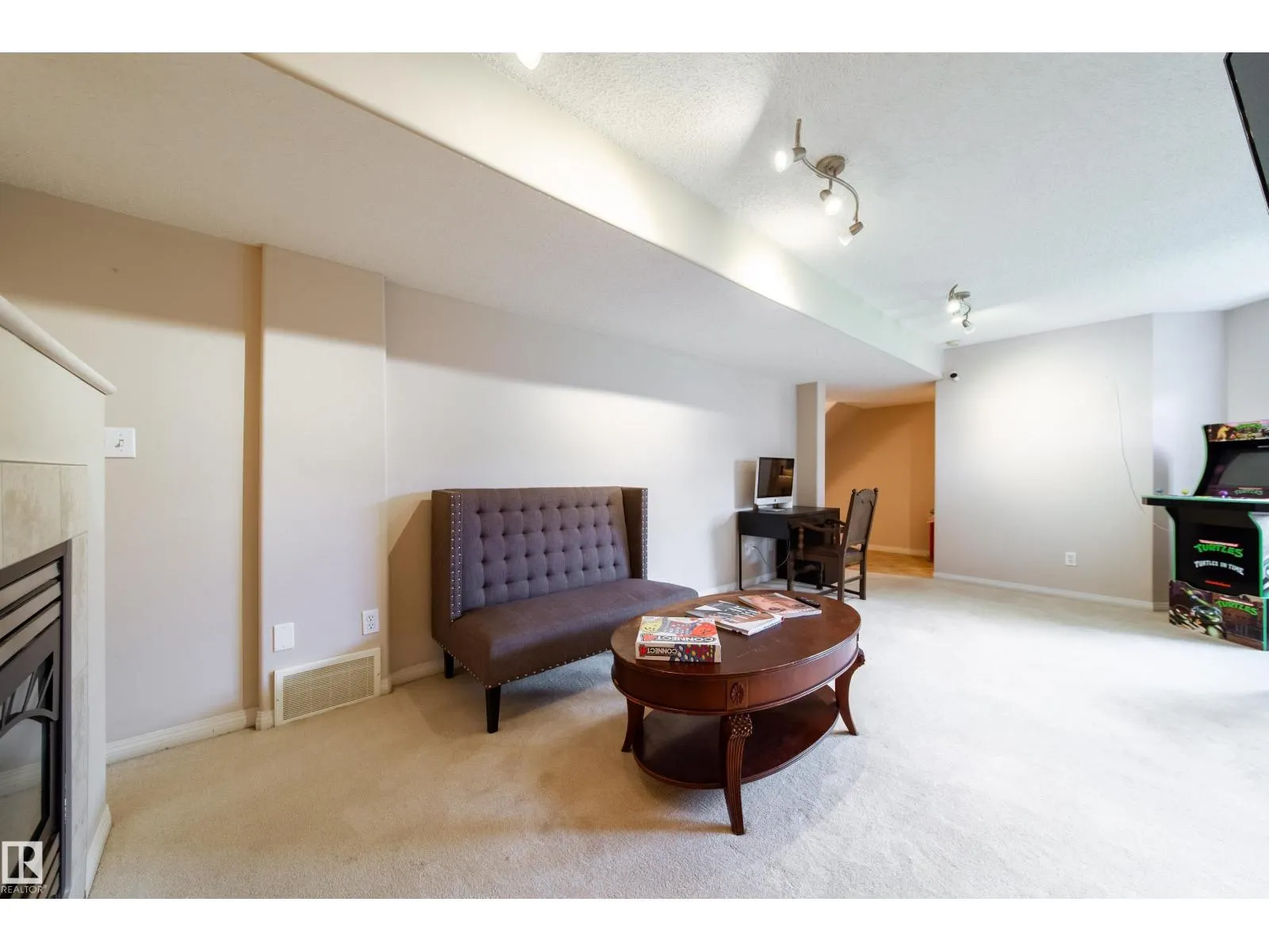#1 8403 164 AV NW