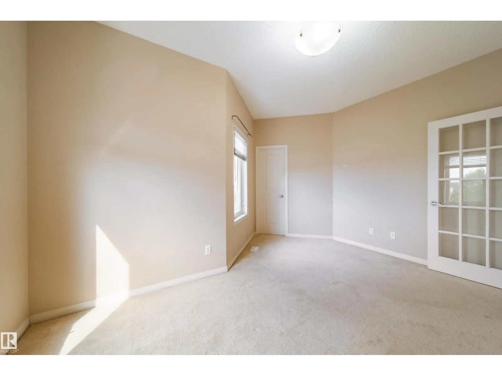 #1 8403 164 AV NW