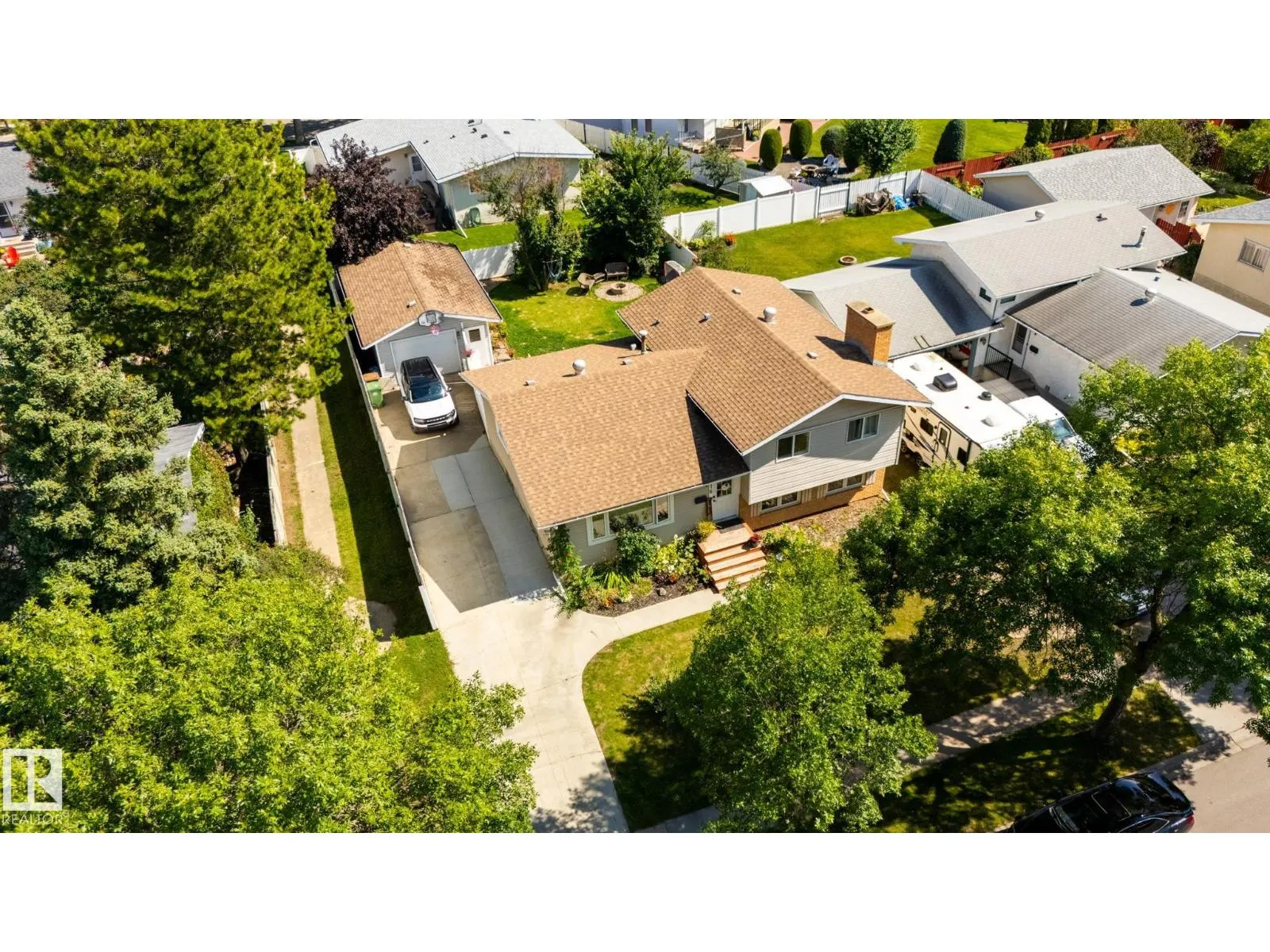 16 LAROSE DR