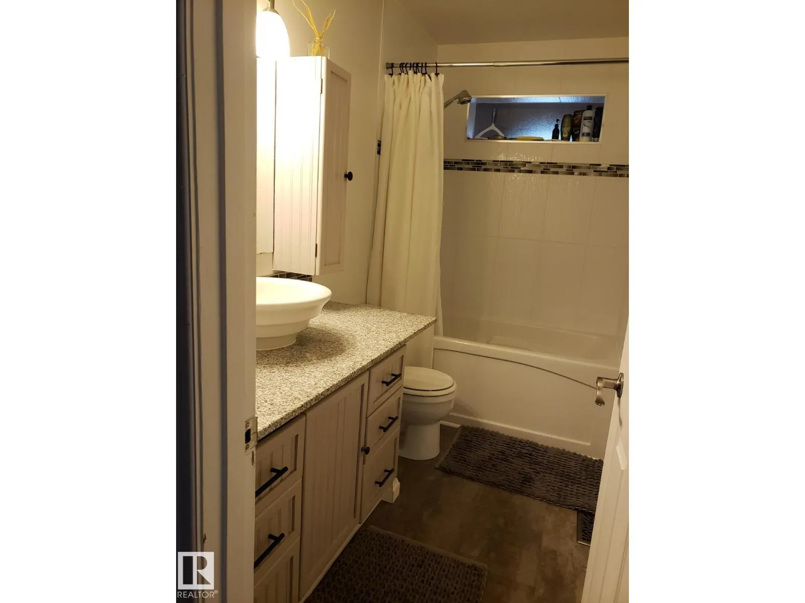 16 LAROSE DR