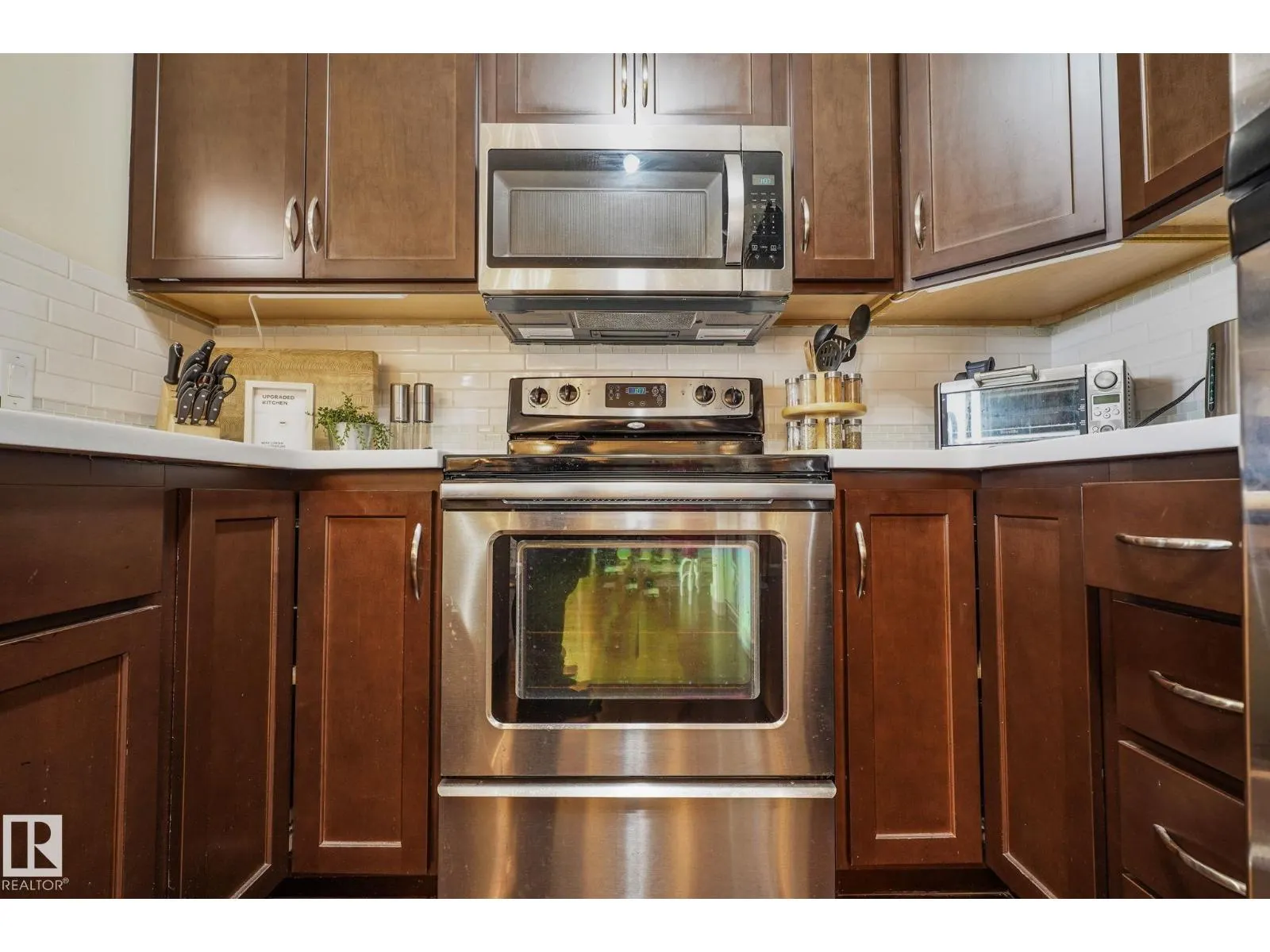 #316 304 Ambleside LI SW