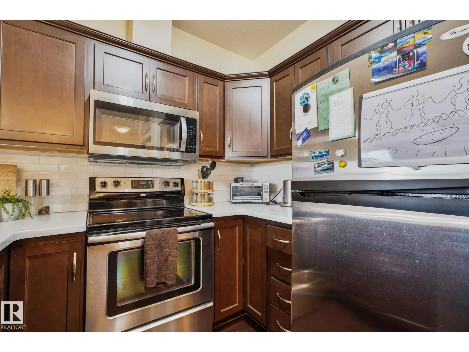 #316 304 Ambleside LI SW