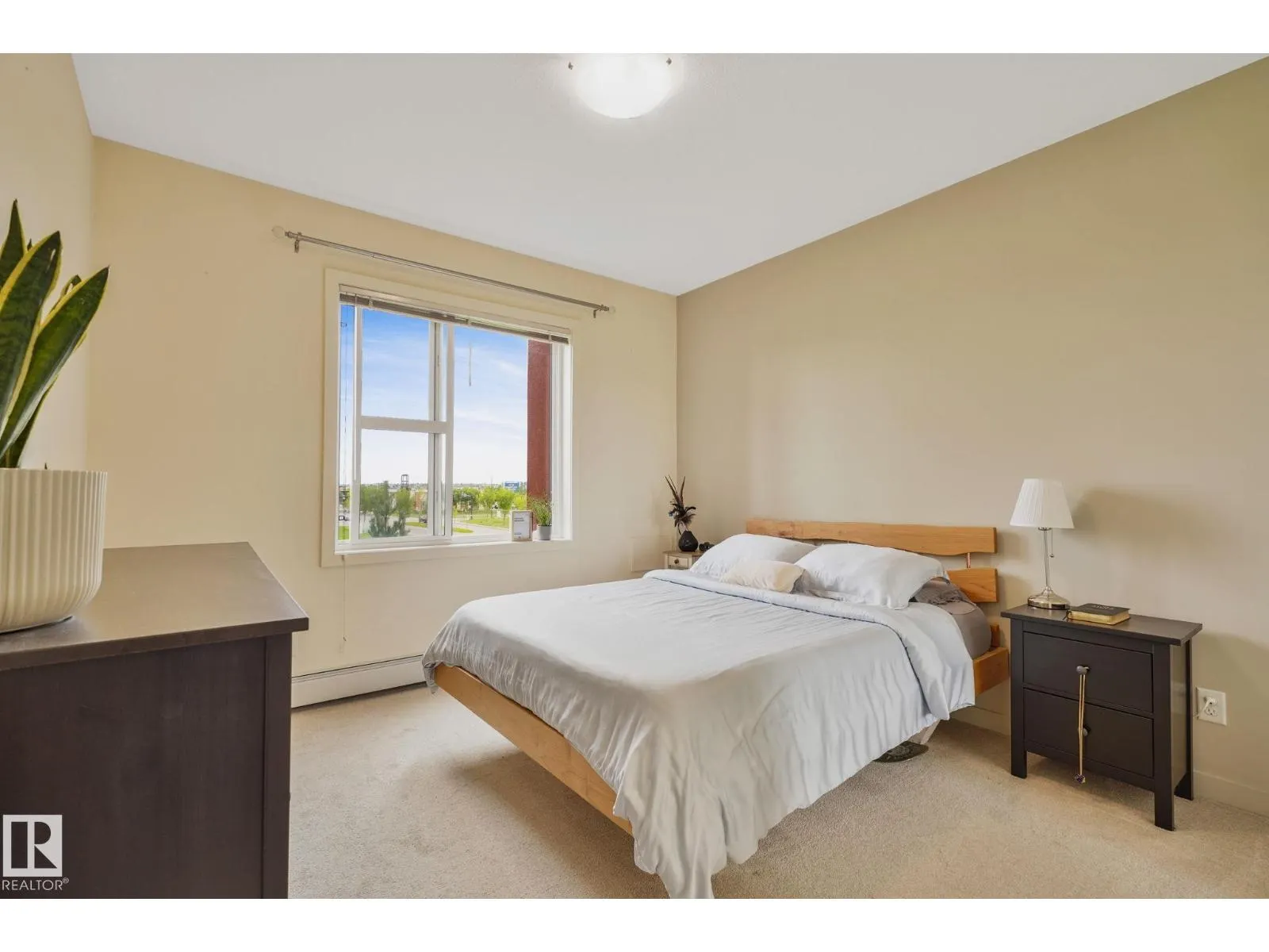 #316 304 Ambleside LI SW