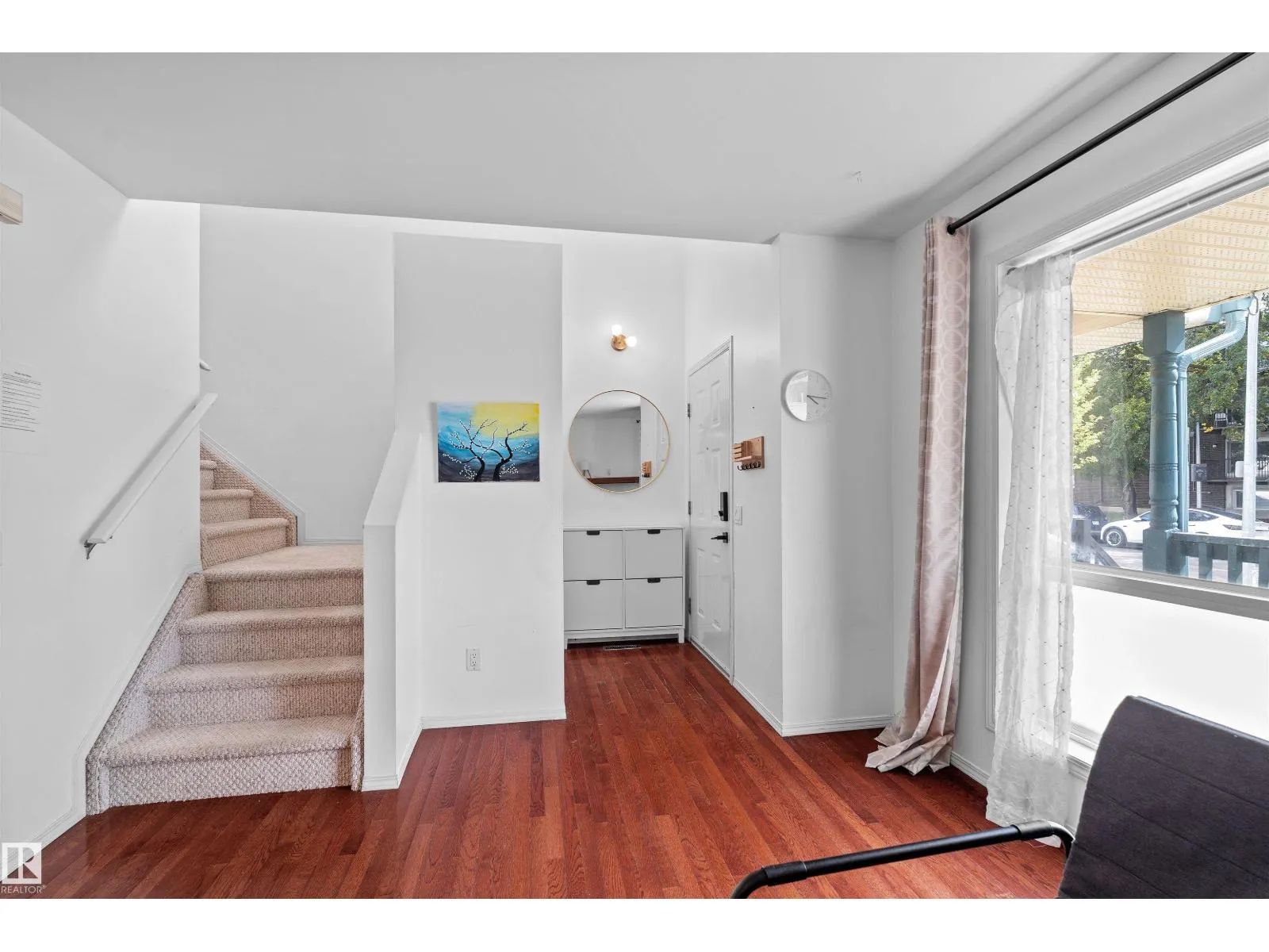 10516 108 AV NW