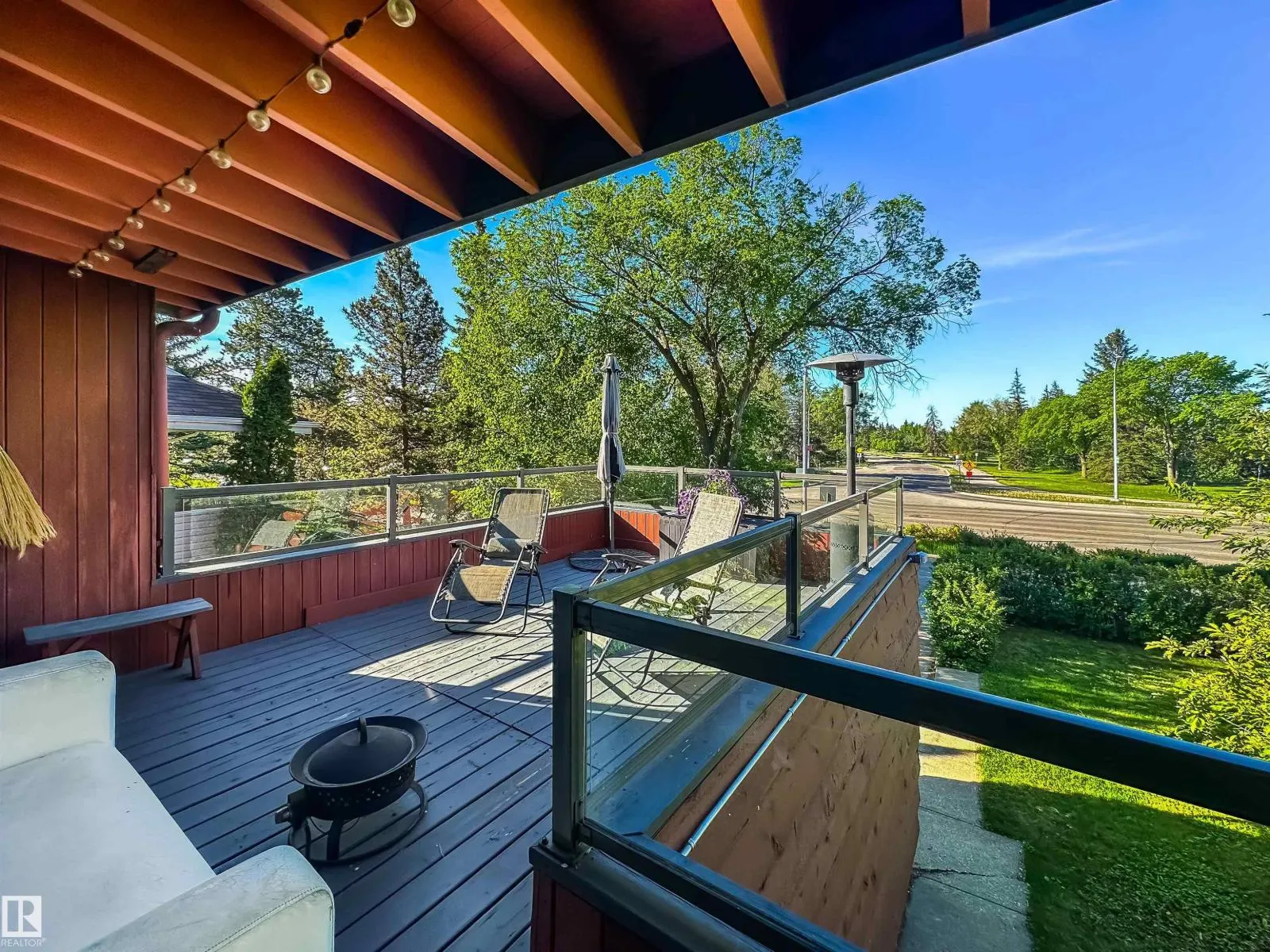 11748 UNIVERSITY AV NW