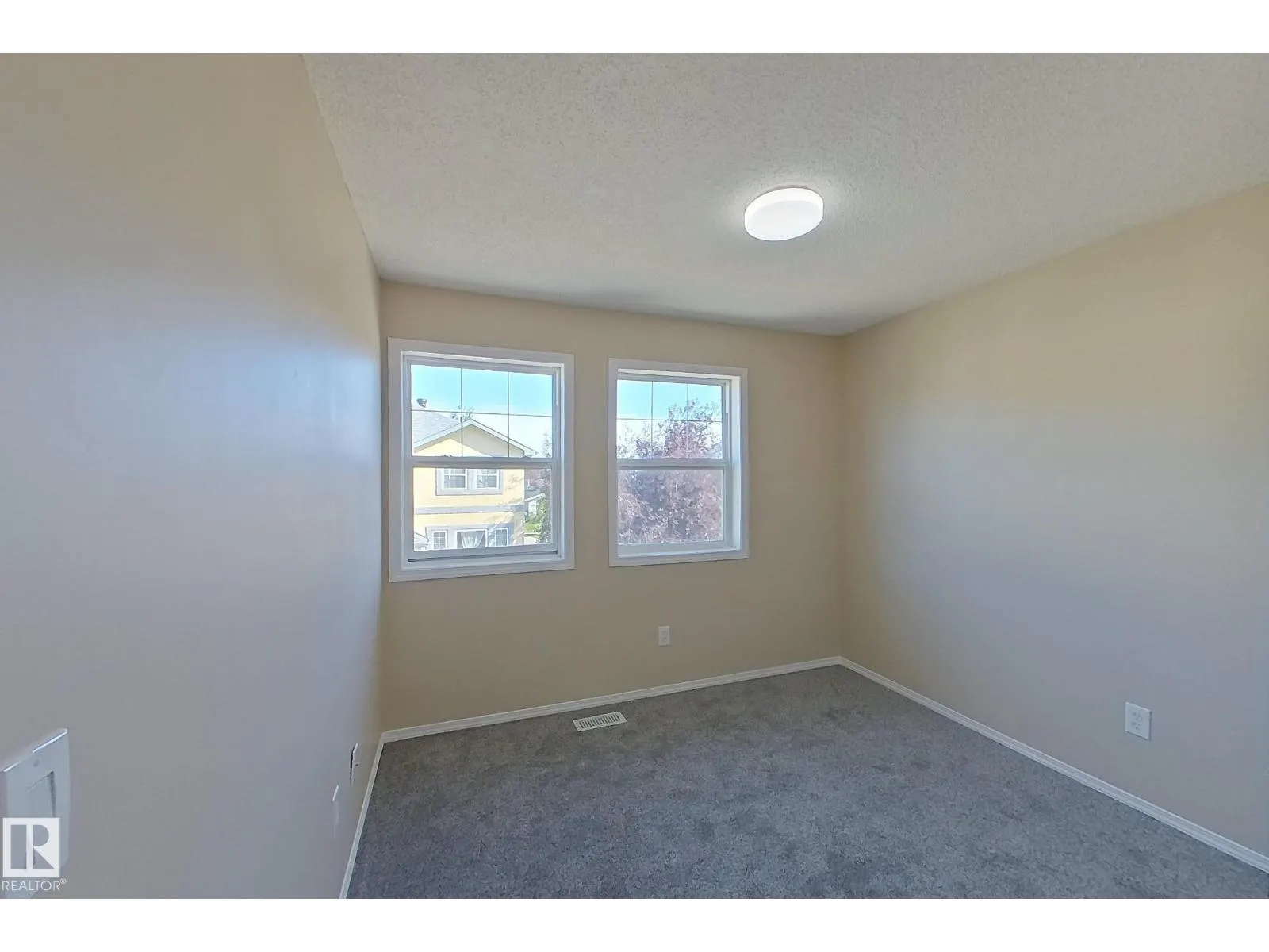 #4 16777 91 ST NW