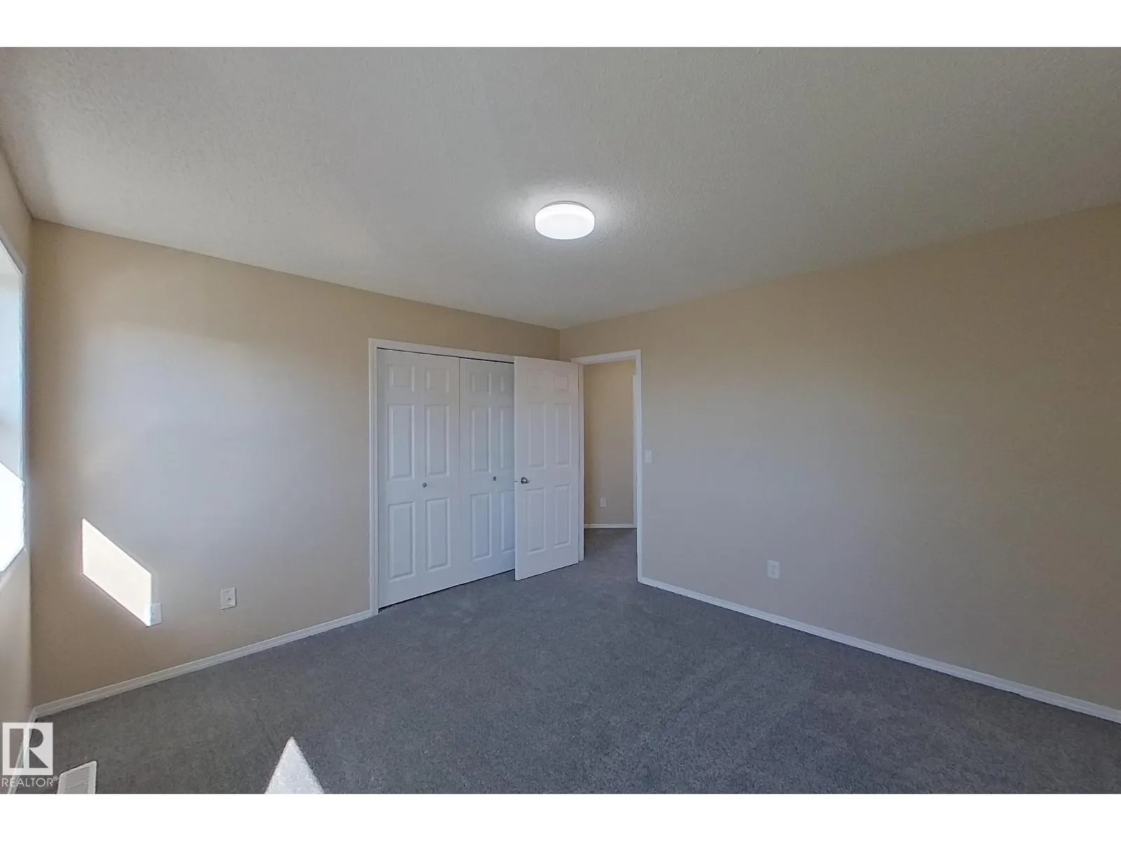 #4 16777 91 ST NW