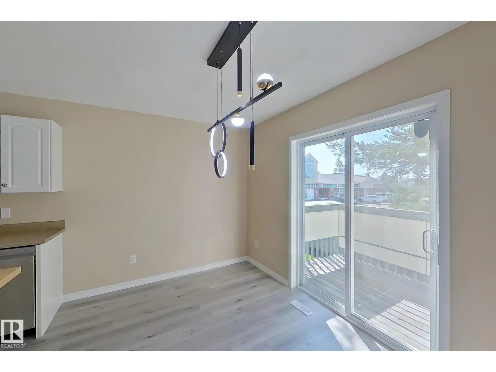 #4 16777 91 ST NW