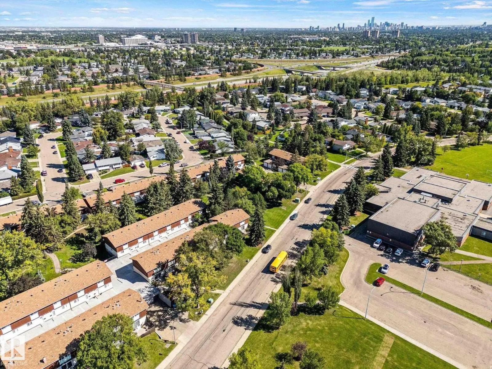 17528 76 AV NW