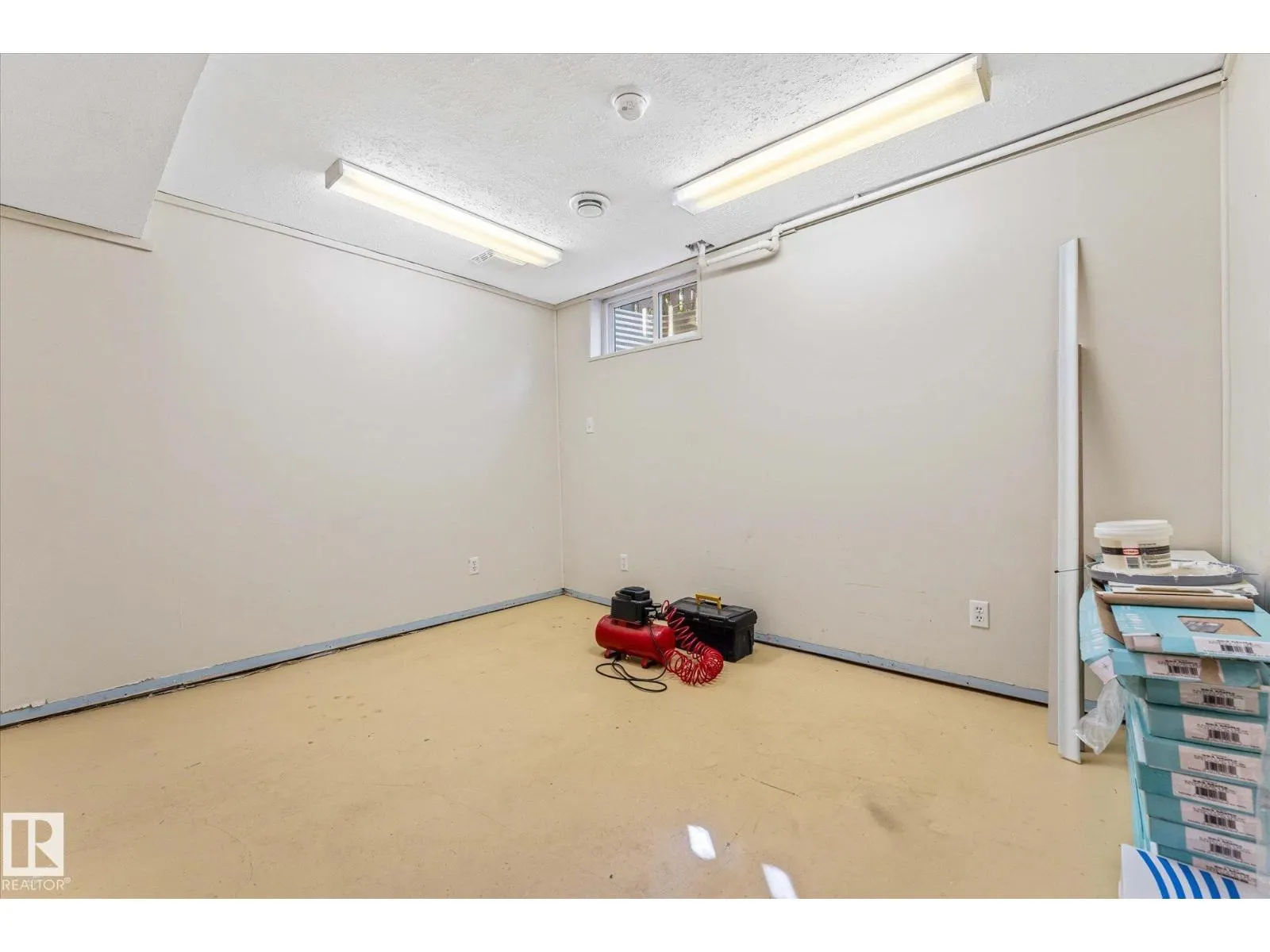 17528 76 AV NW