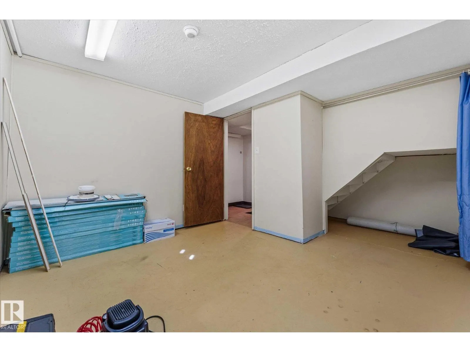 17528 76 AV NW