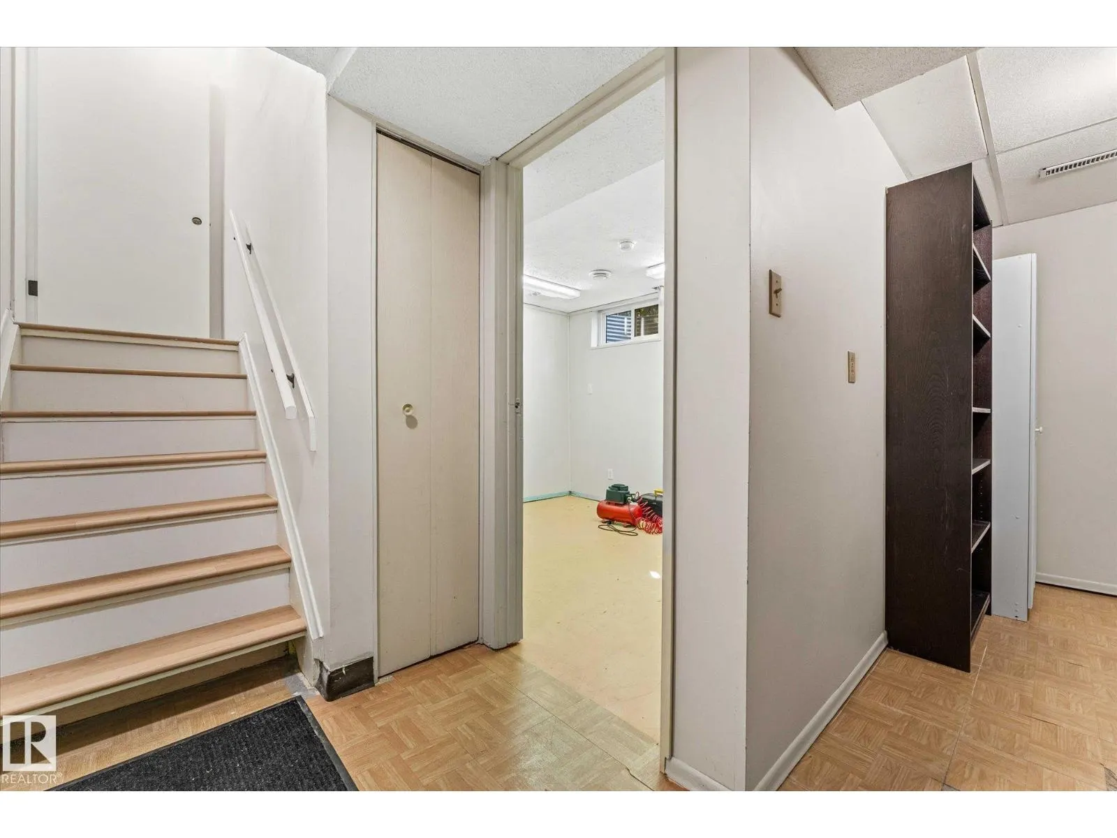 17528 76 AV NW