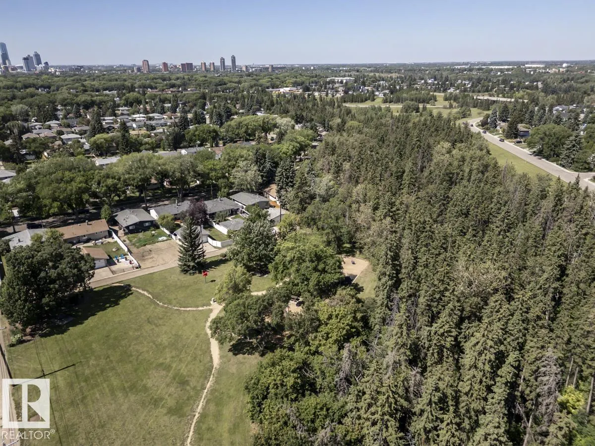 6716 101A AV NW