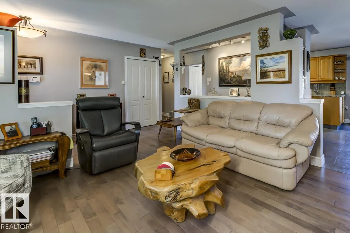 6716 101A AV NW