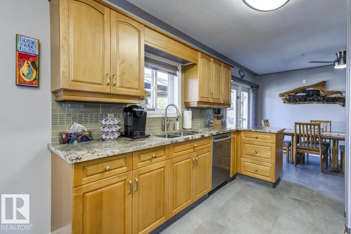 6716 101A AV NW