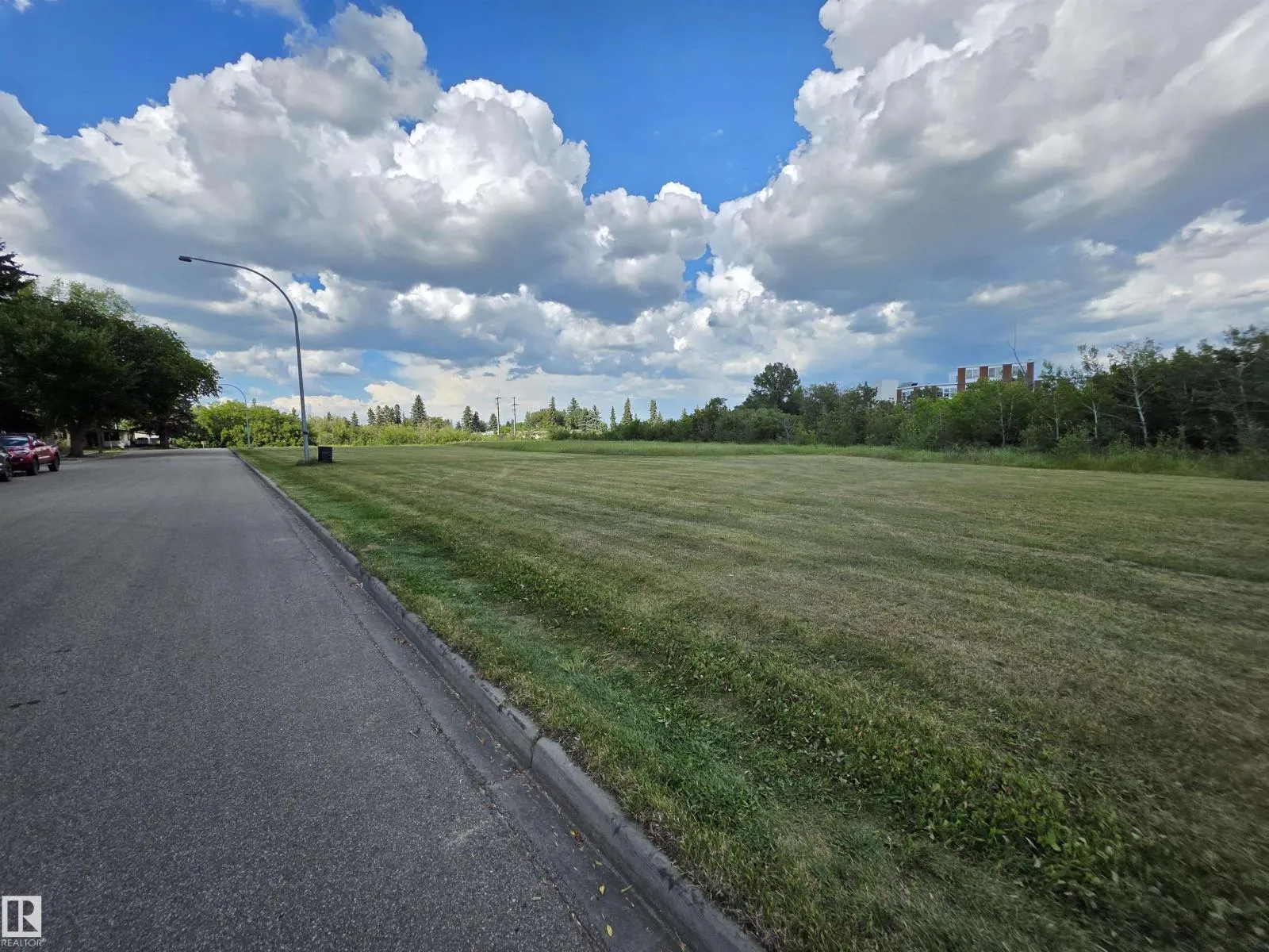 6716 101A AV NW