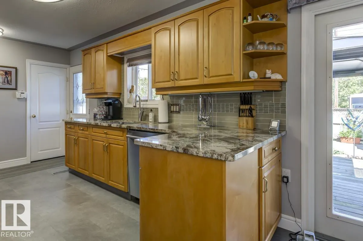6716 101A AV NW
