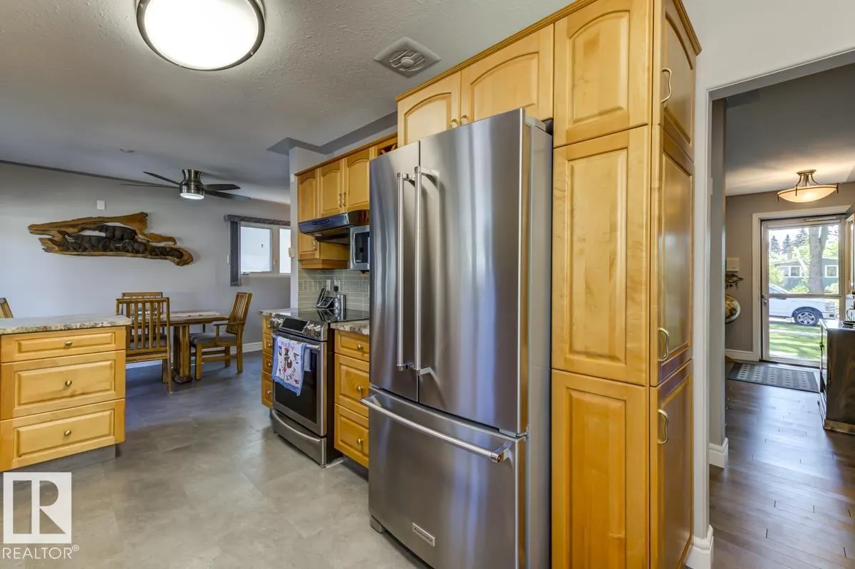 6716 101A AV NW