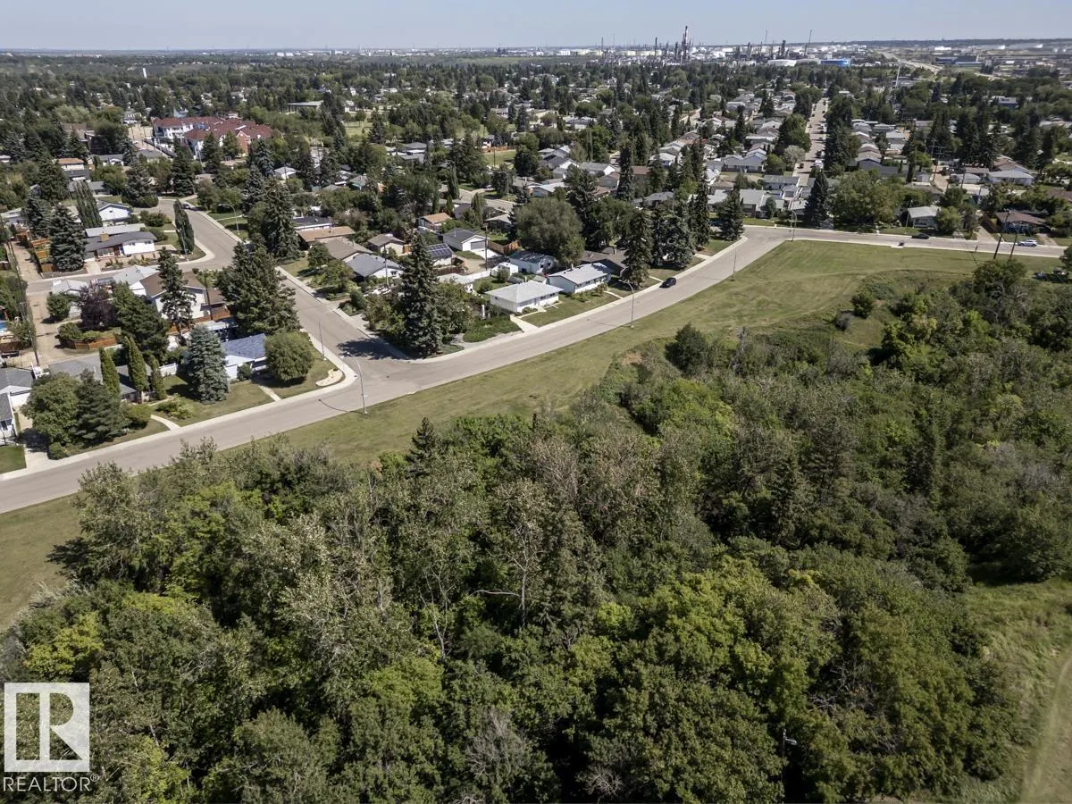 6716 101A AV NW