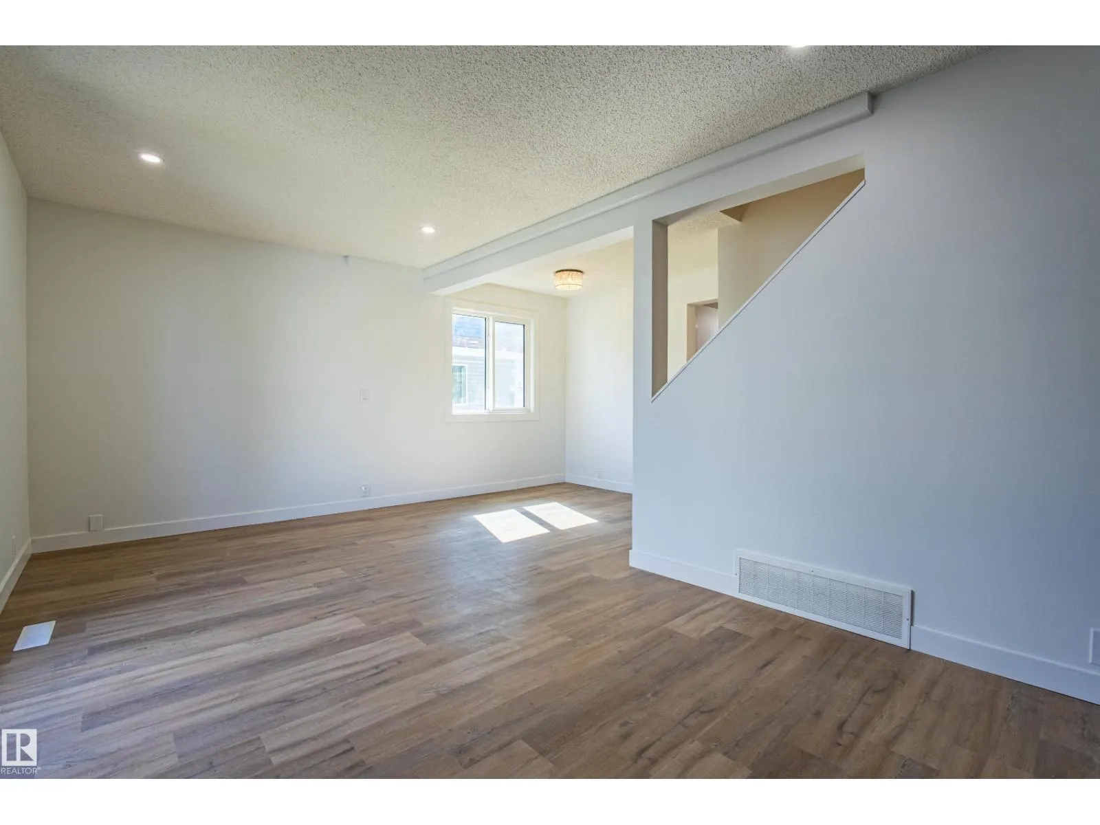 #30 1411 MILL WOODS E NW