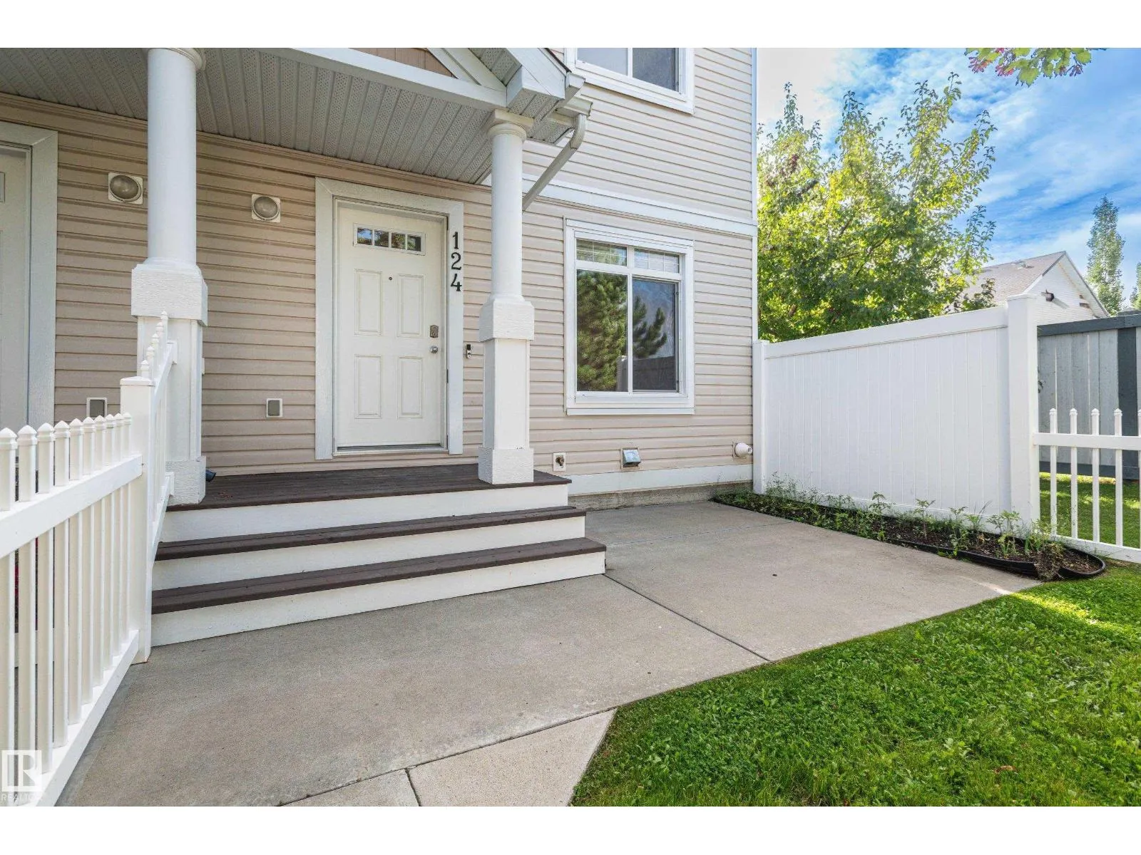 #124 1804 70 ST SW
