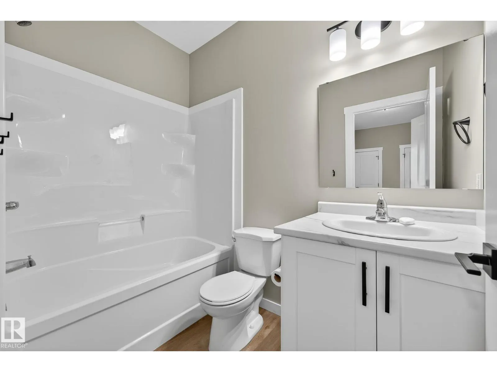 4008 Nakamun DR