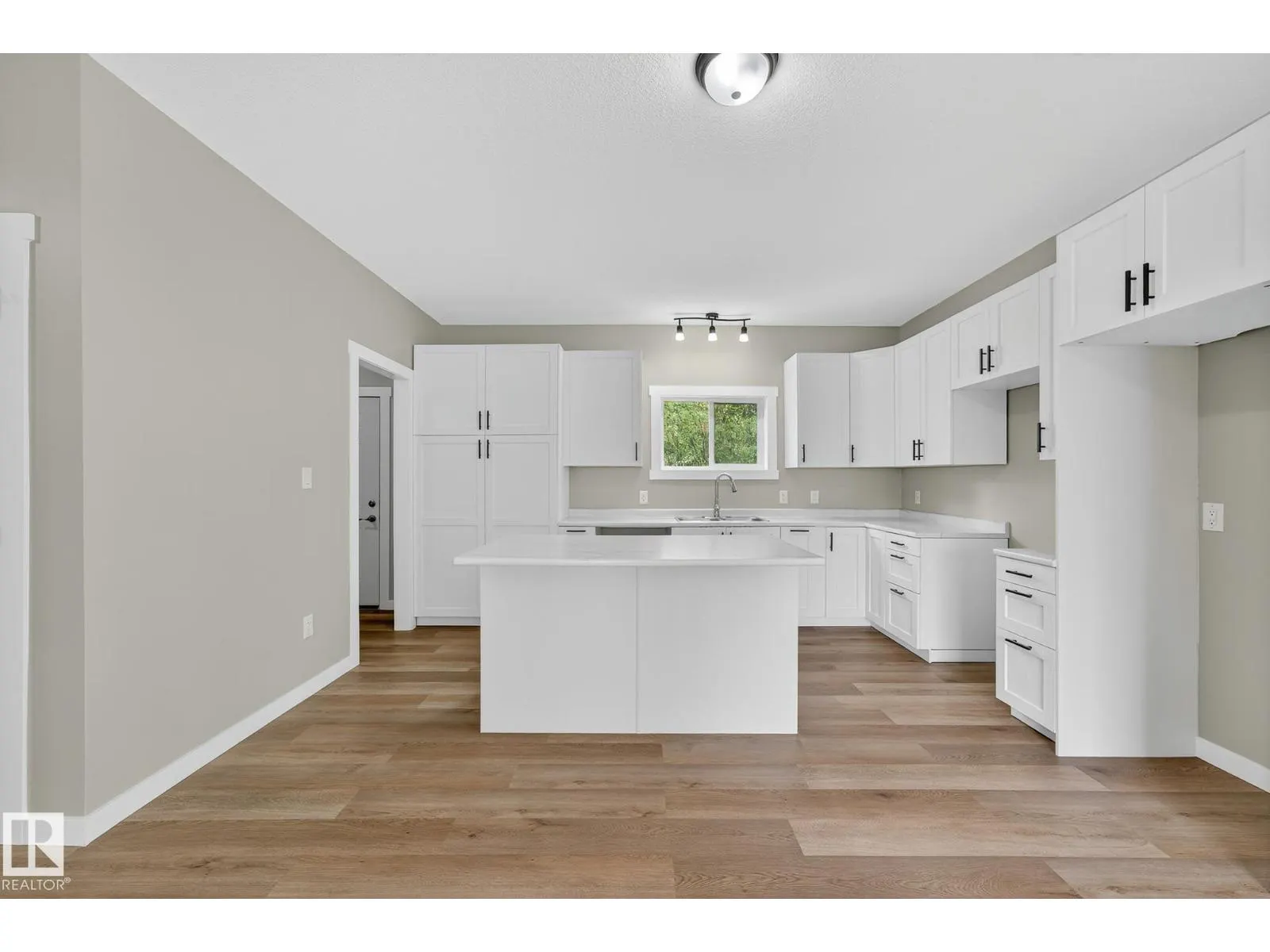 4008 Nakamun DR