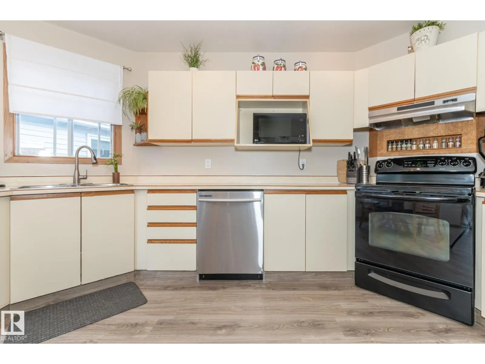 7731 188 ST NW