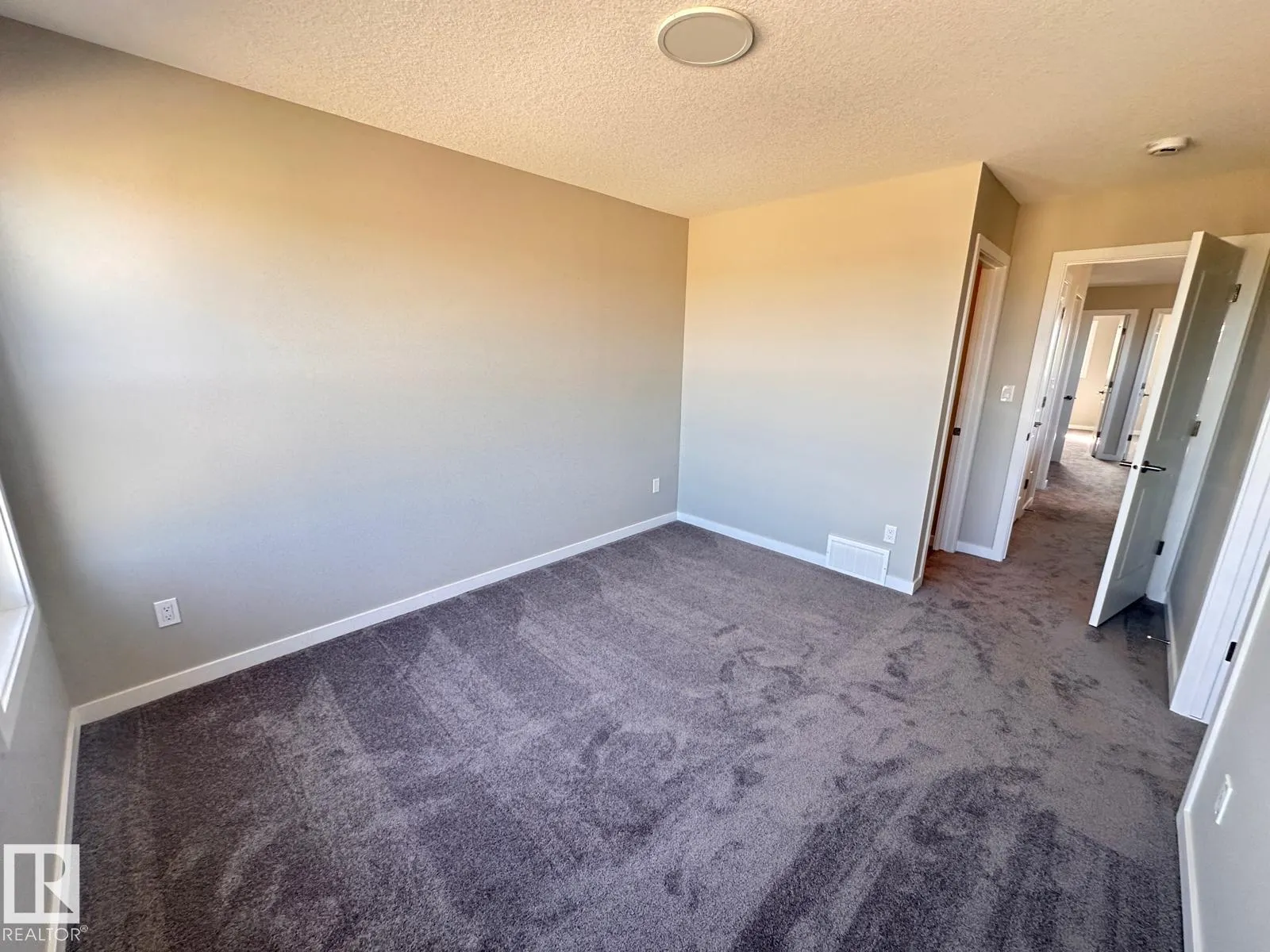 8668 EDGEMONT LI NW NW