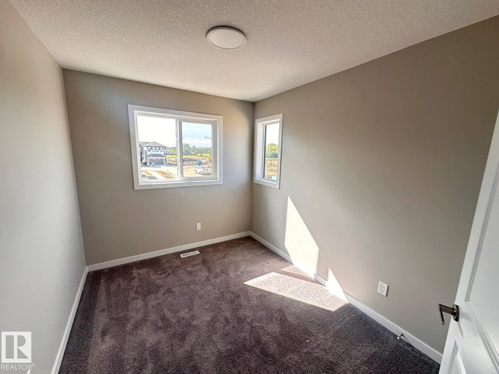 8668 EDGEMONT LI NW NW