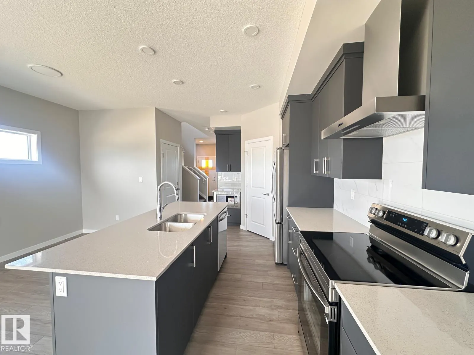 8668 EDGEMONT LI NW NW