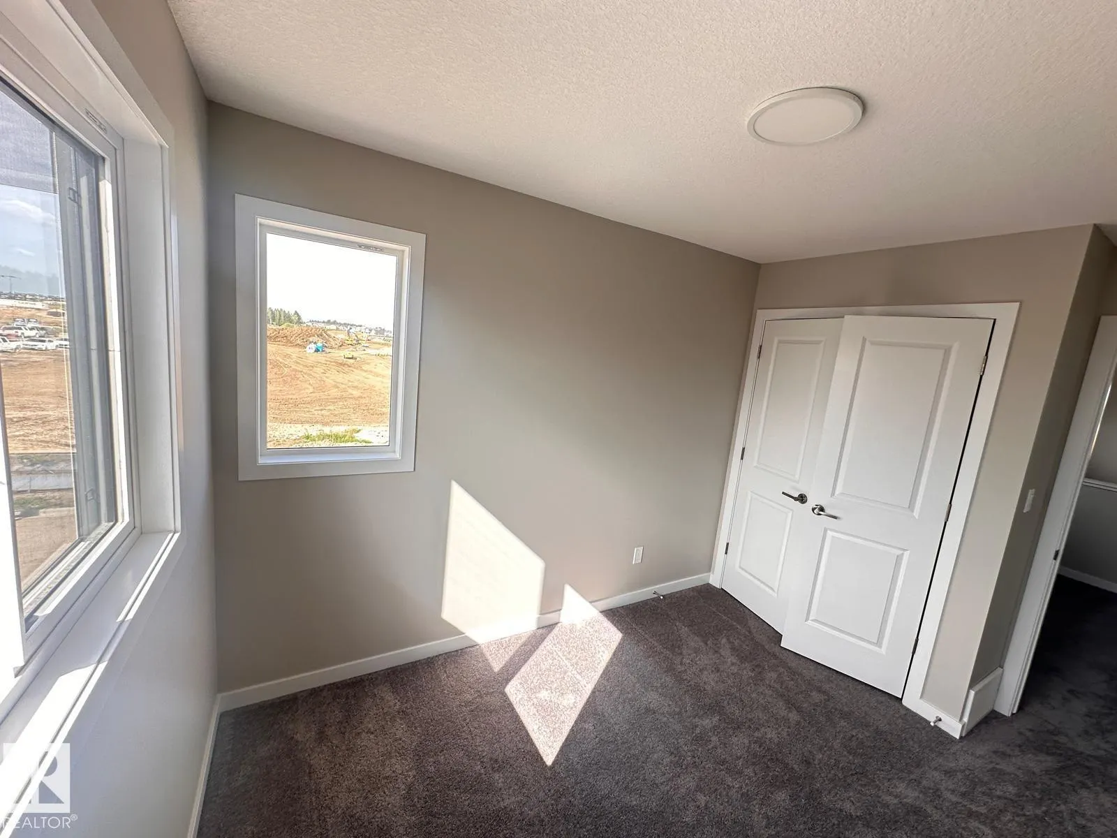 8668 EDGEMONT LI NW NW