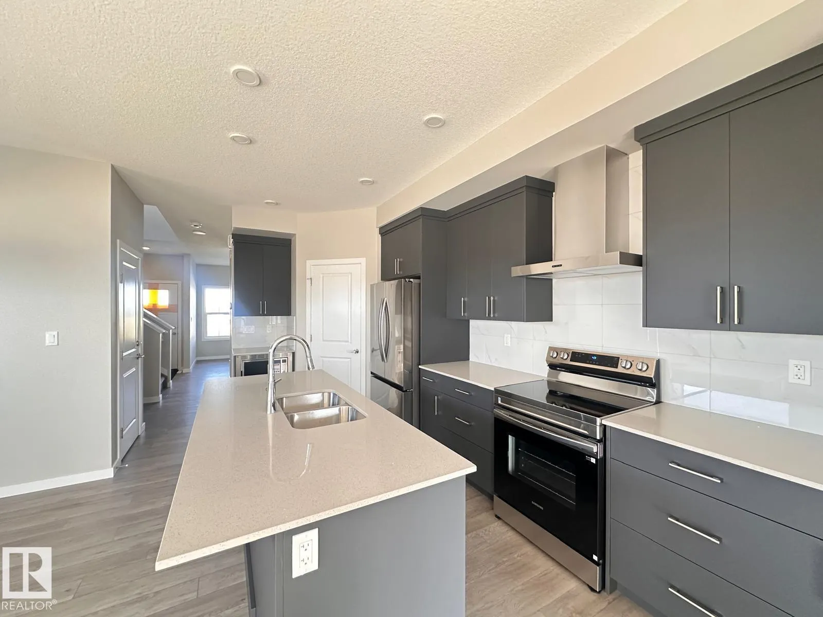 8668 EDGEMONT LI NW NW