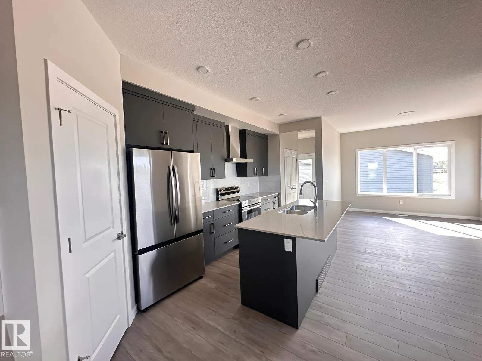 8668 EDGEMONT LI NW NW