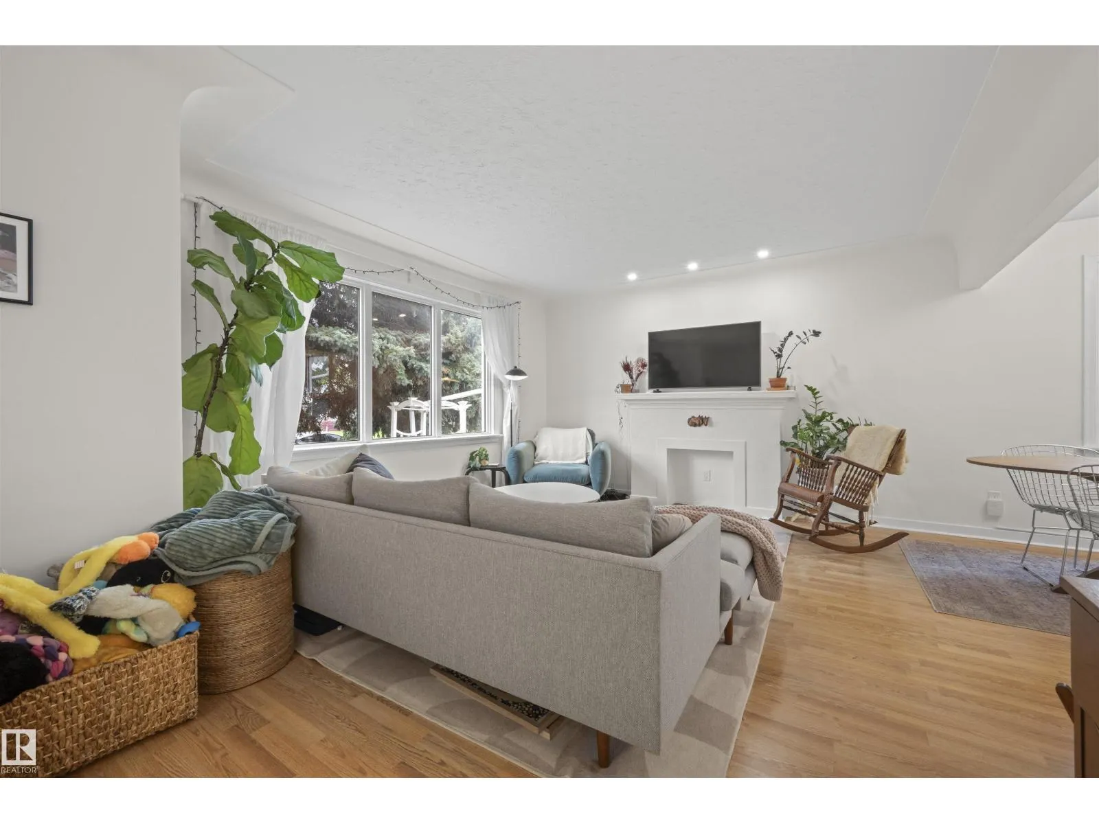 10966 117 ST NW