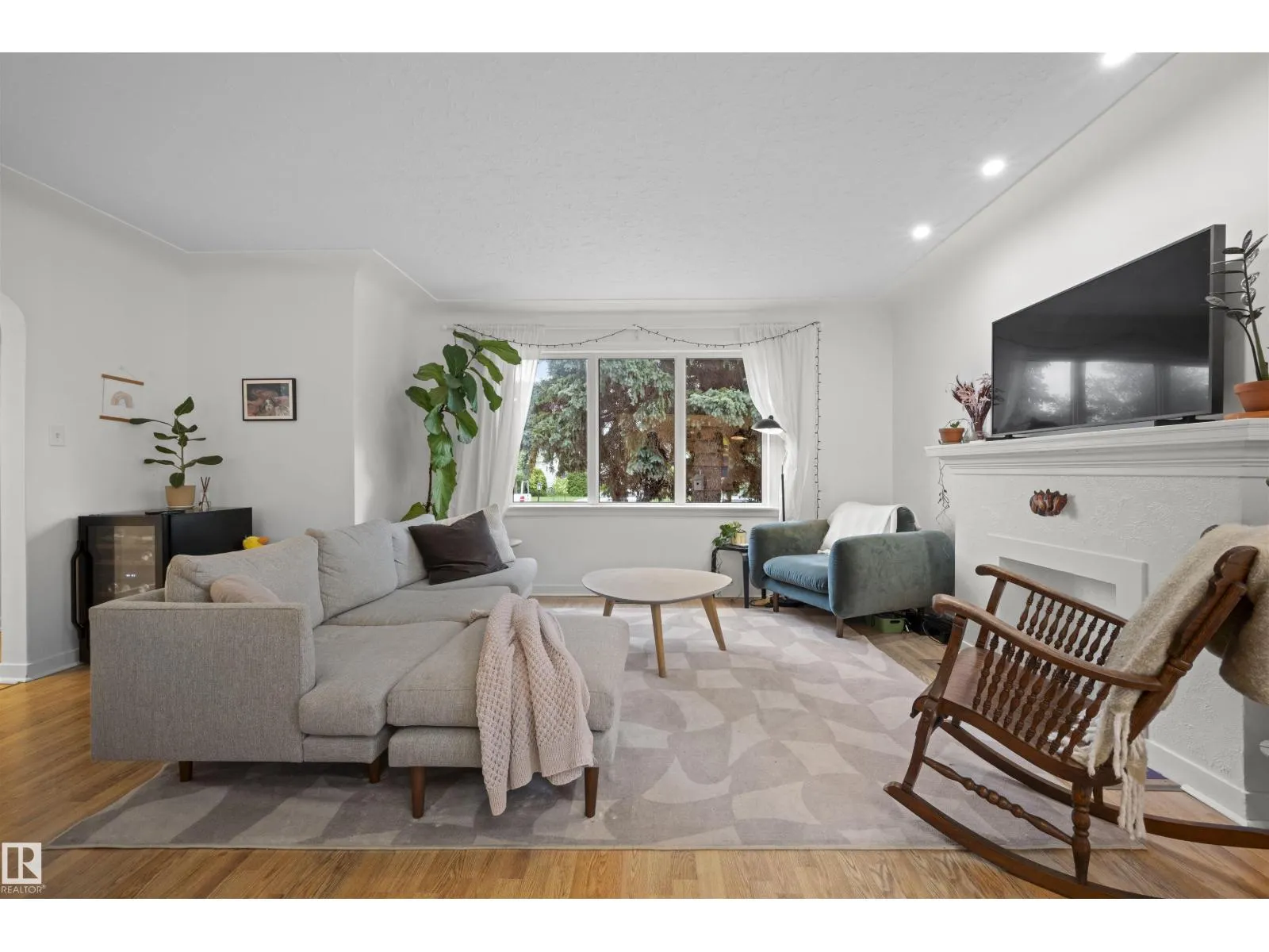 10966 117 ST NW