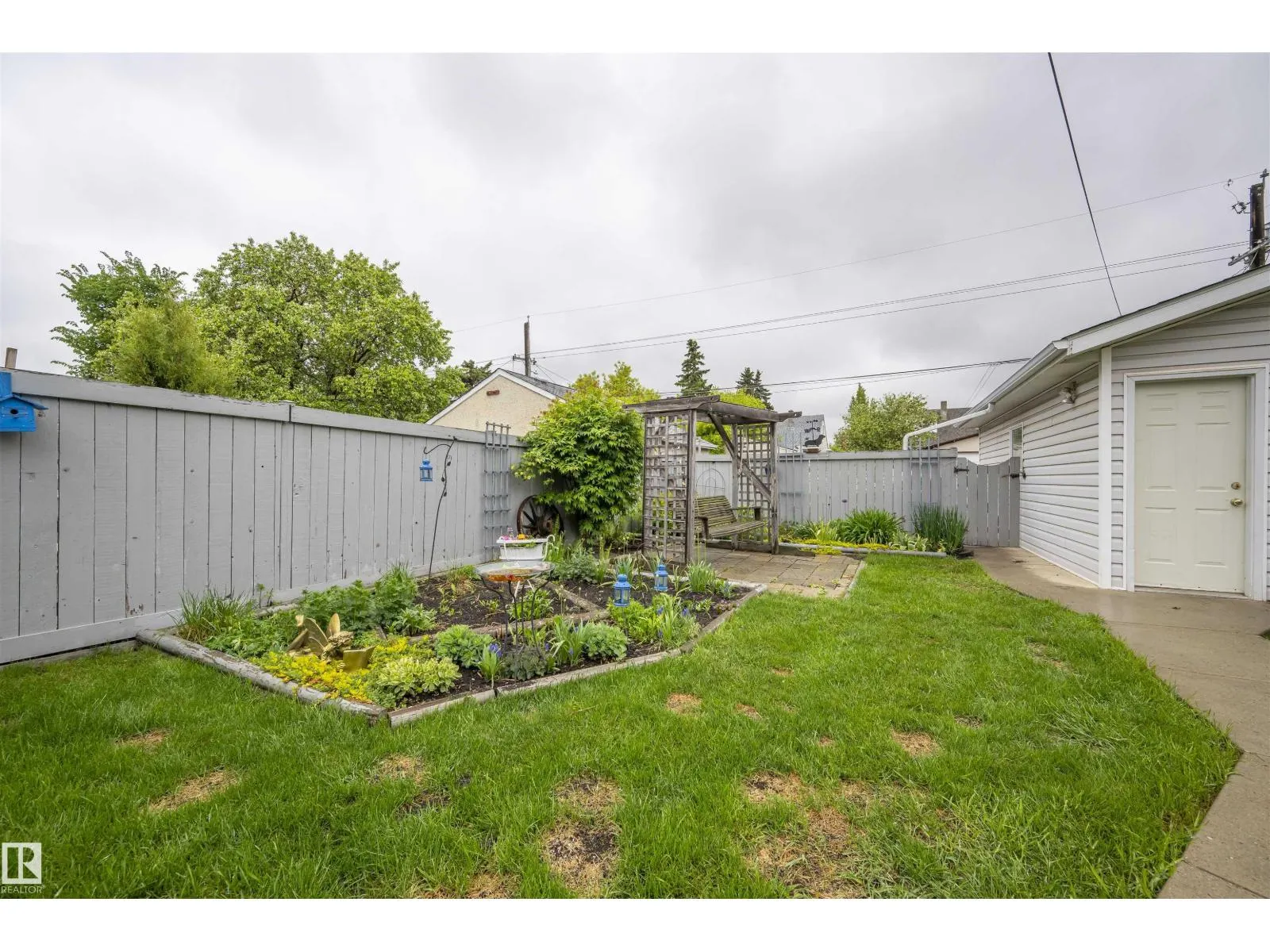 10966 117 ST NW
