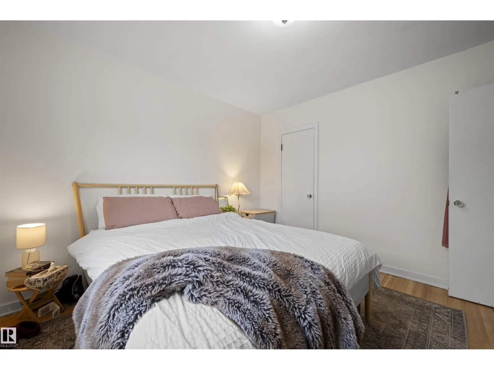 10966 117 ST NW