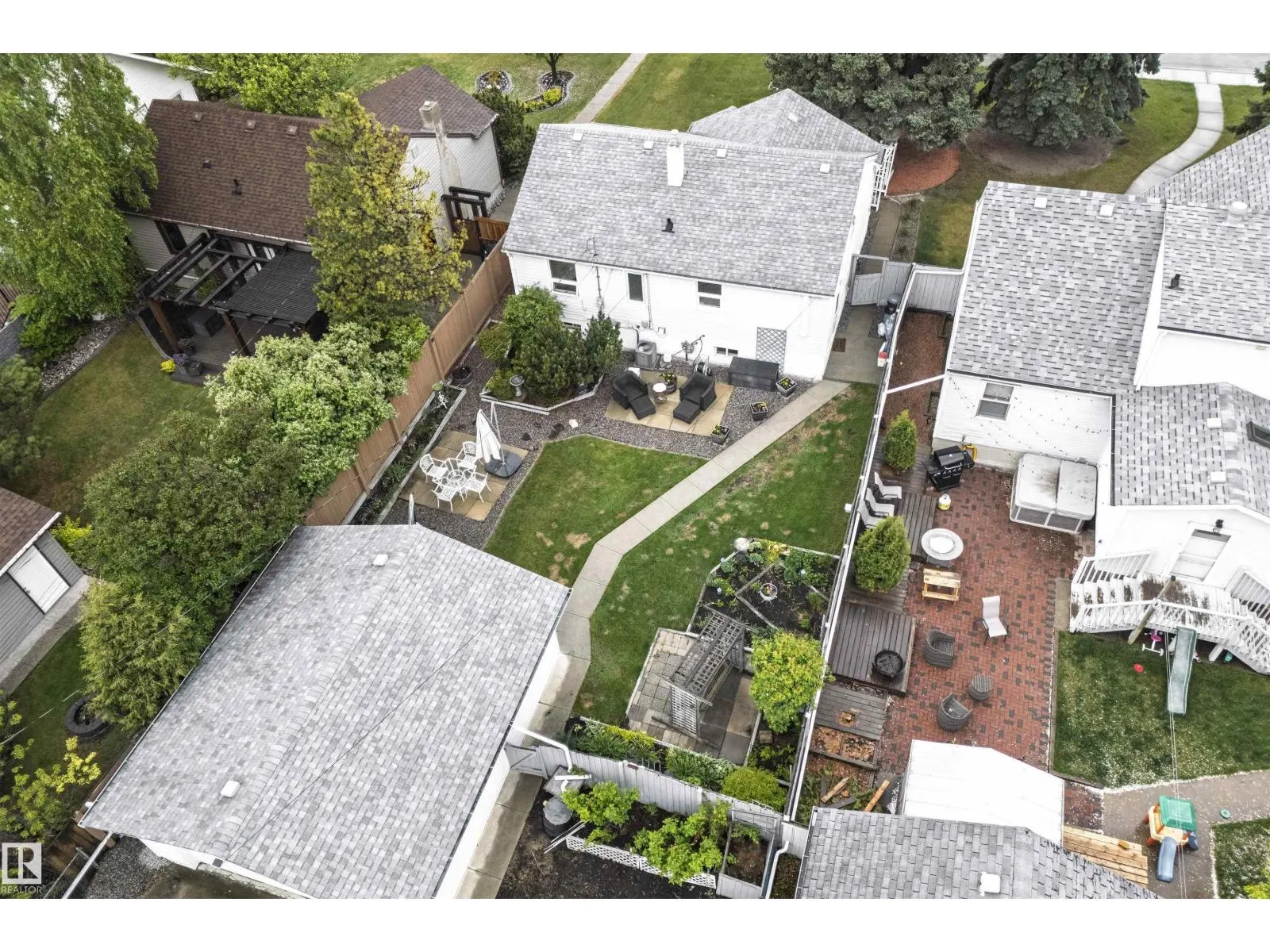 10966 117 ST NW