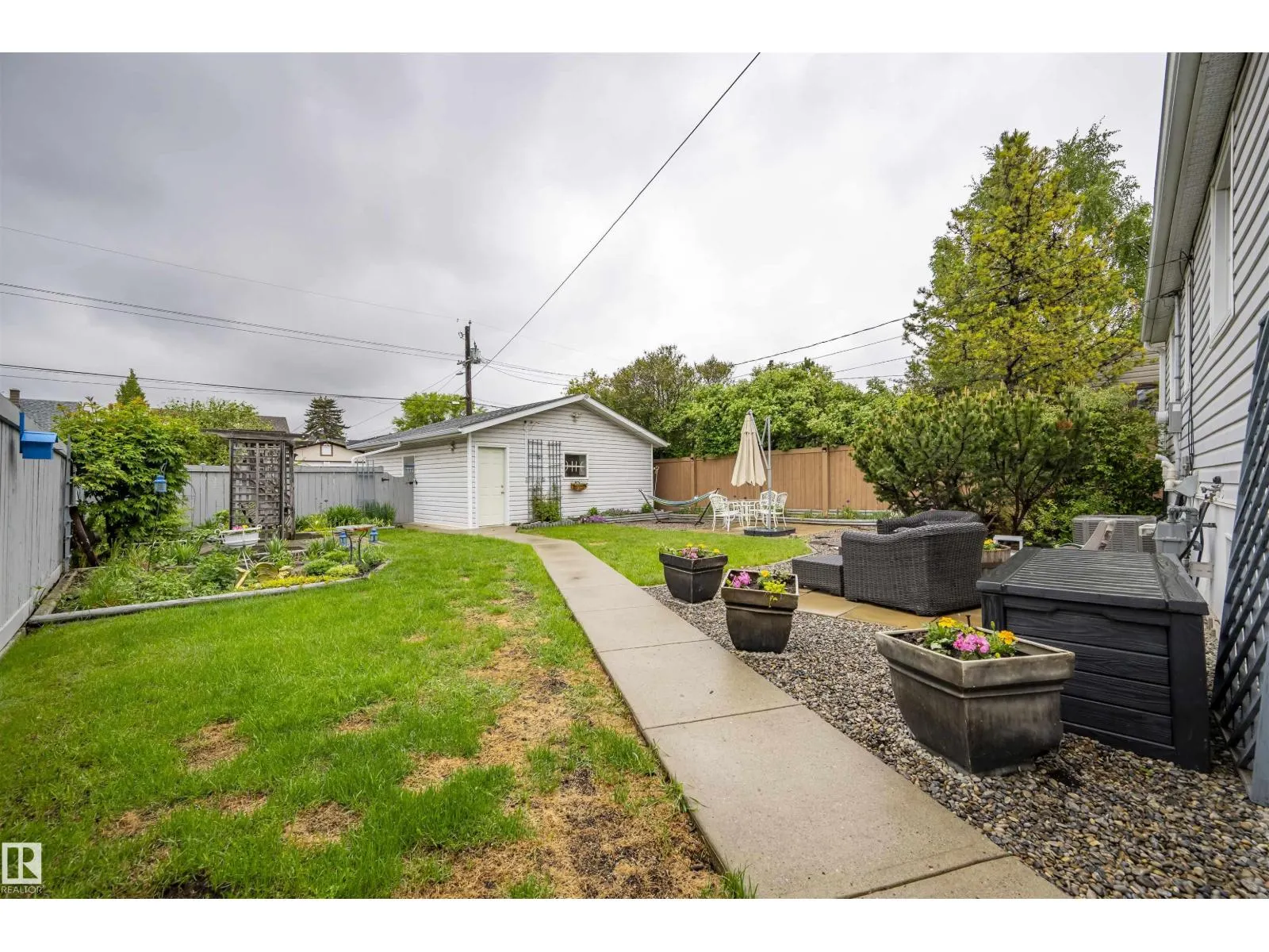 10966 117 ST NW