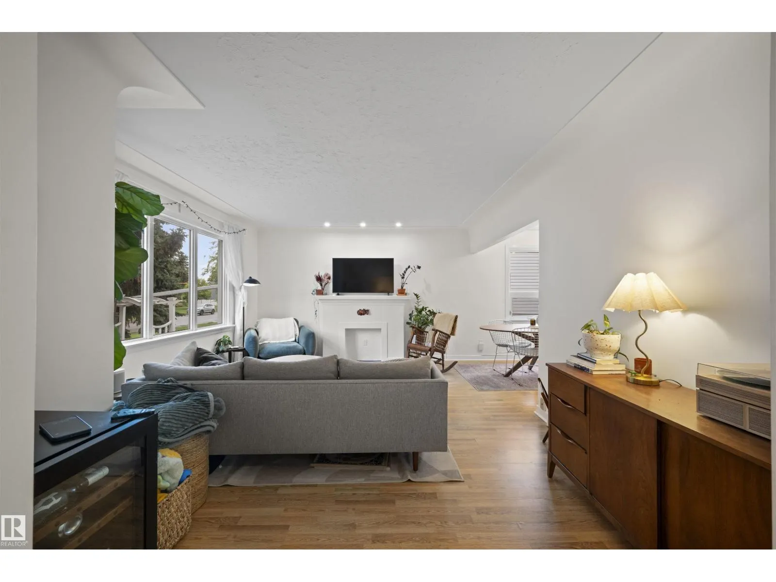 10966 117 ST NW