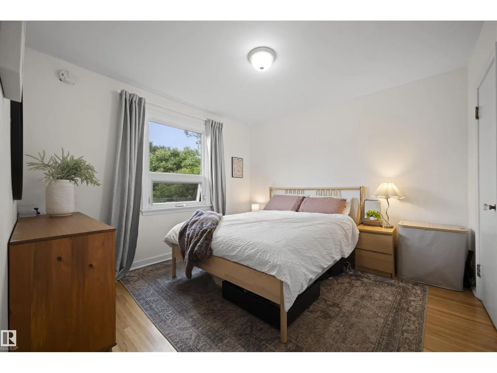 10966 117 ST NW