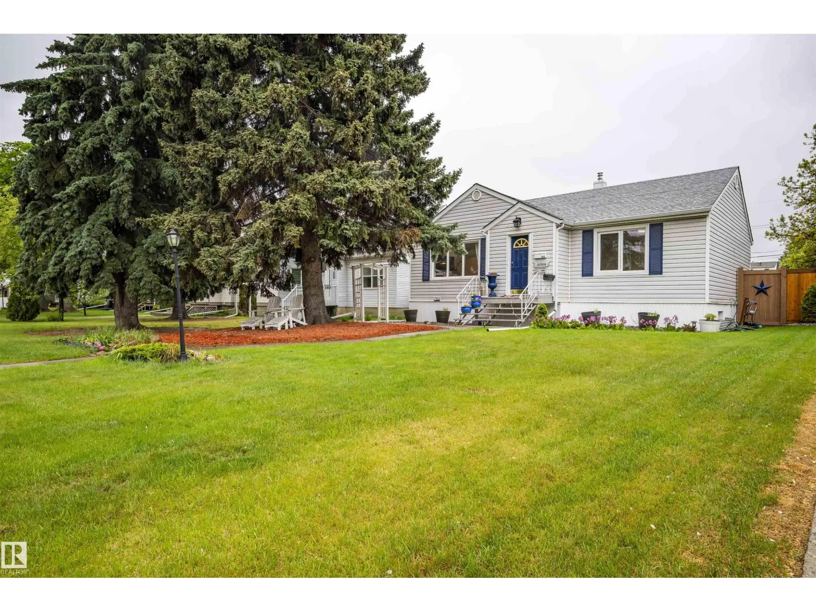 10966 117 ST NW