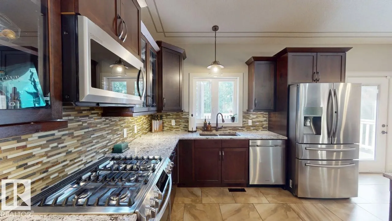 8125 B TWp RD 482