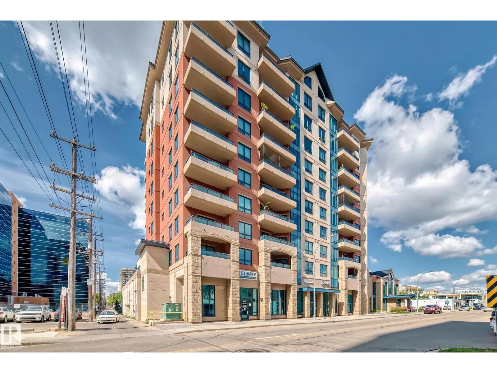 #225 10142 111 ST NW